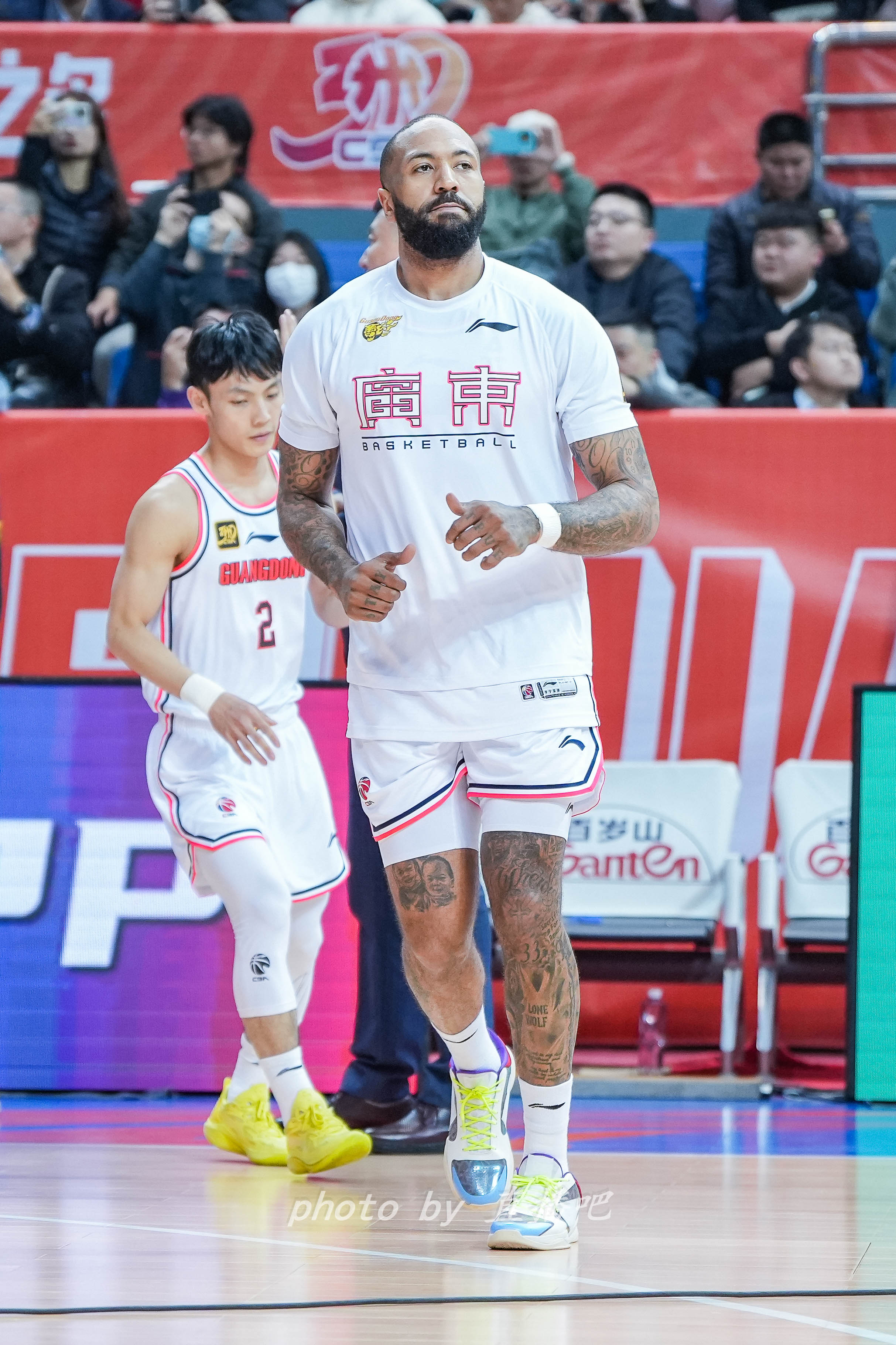  打得不錯！36歲吉倫沃特原本的第三外援卻成廣東男籃的真大腿