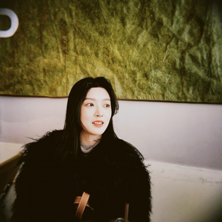  很好看！付豪女友更新社媒曬美照：最近很愛(ài)