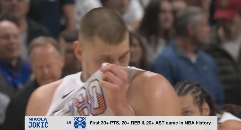  你貸款？轉播方字幕：約基奇30+20+20！NBA歷史首人！
