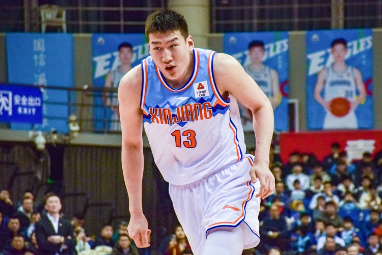  高效輸出！李炎哲半場(chǎng)7中5拿到12分2板1助1斷2帽