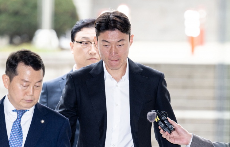  韓國國腳黃義助非法拍攝不雅視頻，一審被判有期徒刑1年緩刑2年！