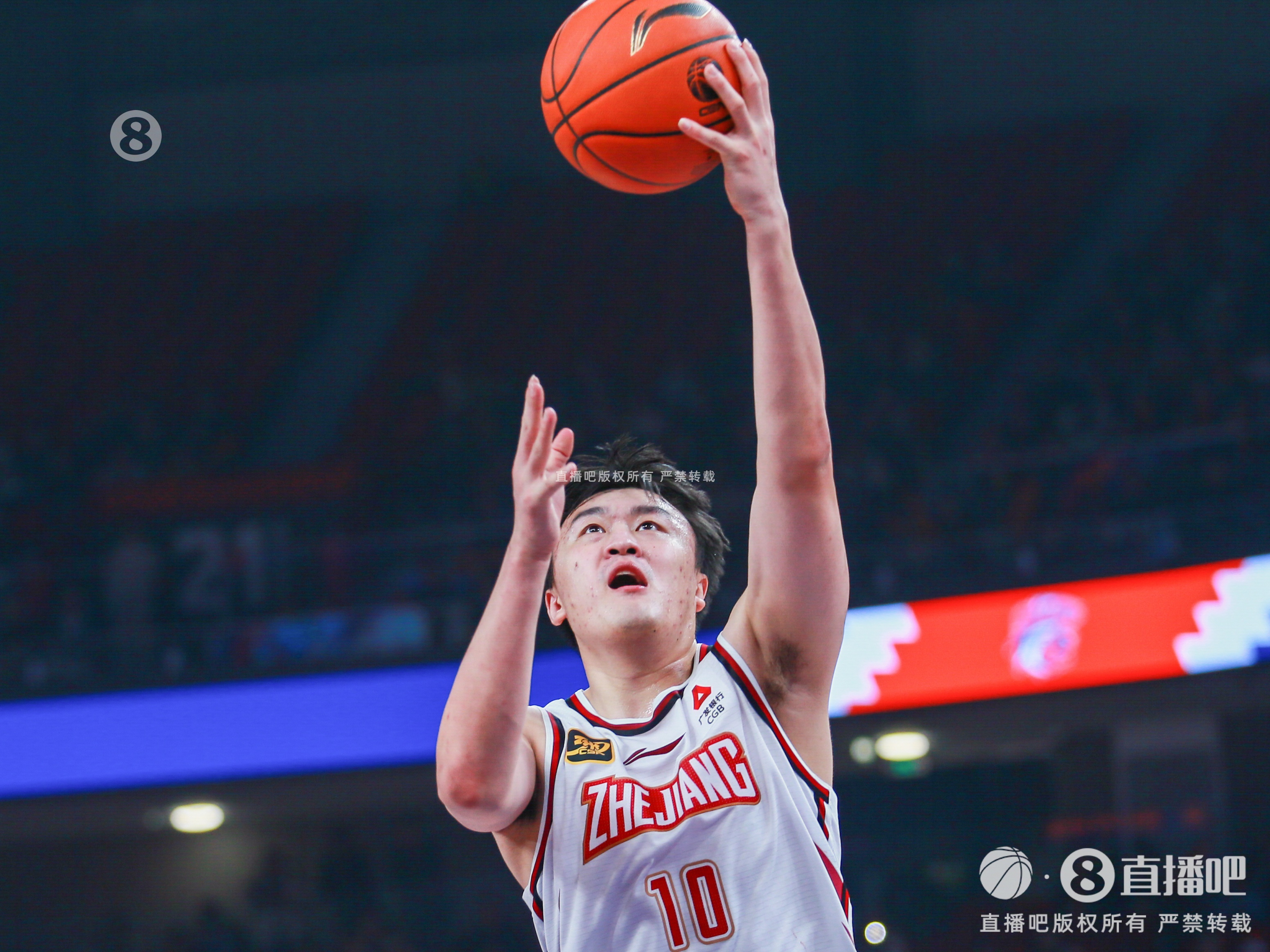  獲勝功臣！劉澤一11中9高效砍下19分13板2斷 拼下3前場(chǎng)籃板