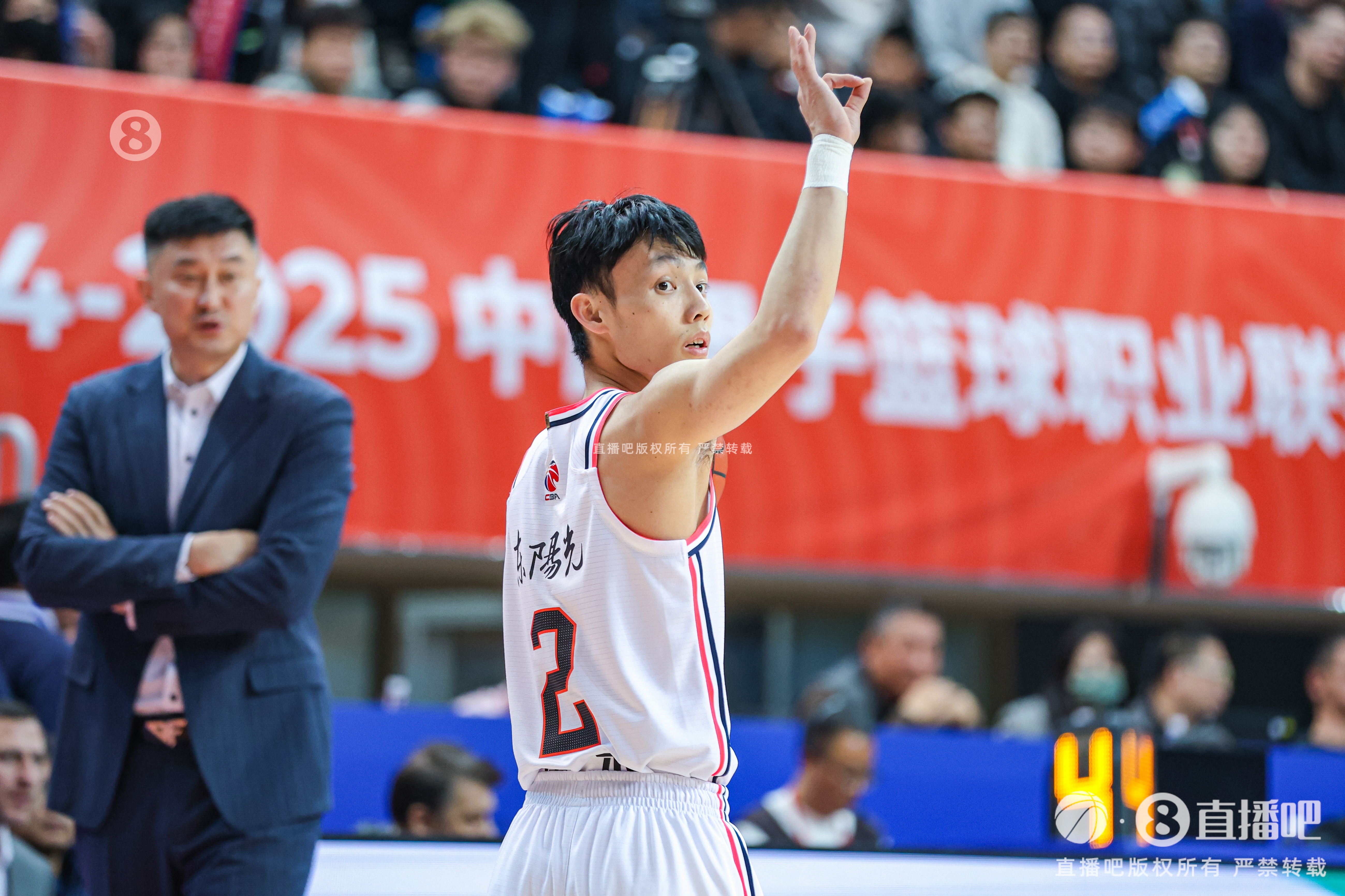  輕松加輕松！徐杰出戰僅28分鐘 8中5拿到12分3板5助3斷 正負值+21