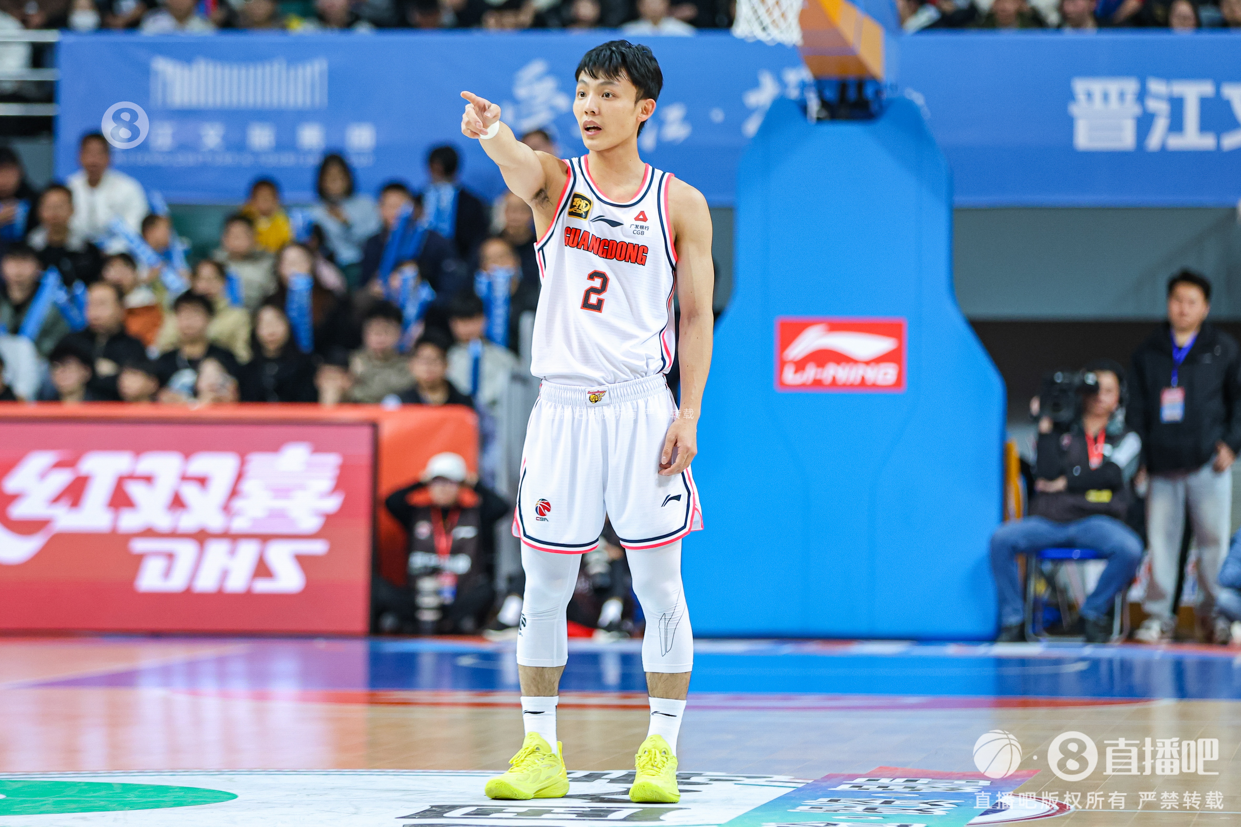  手熱！徐杰打滿(mǎn)首節5中4拿到10分2助 正負值+17