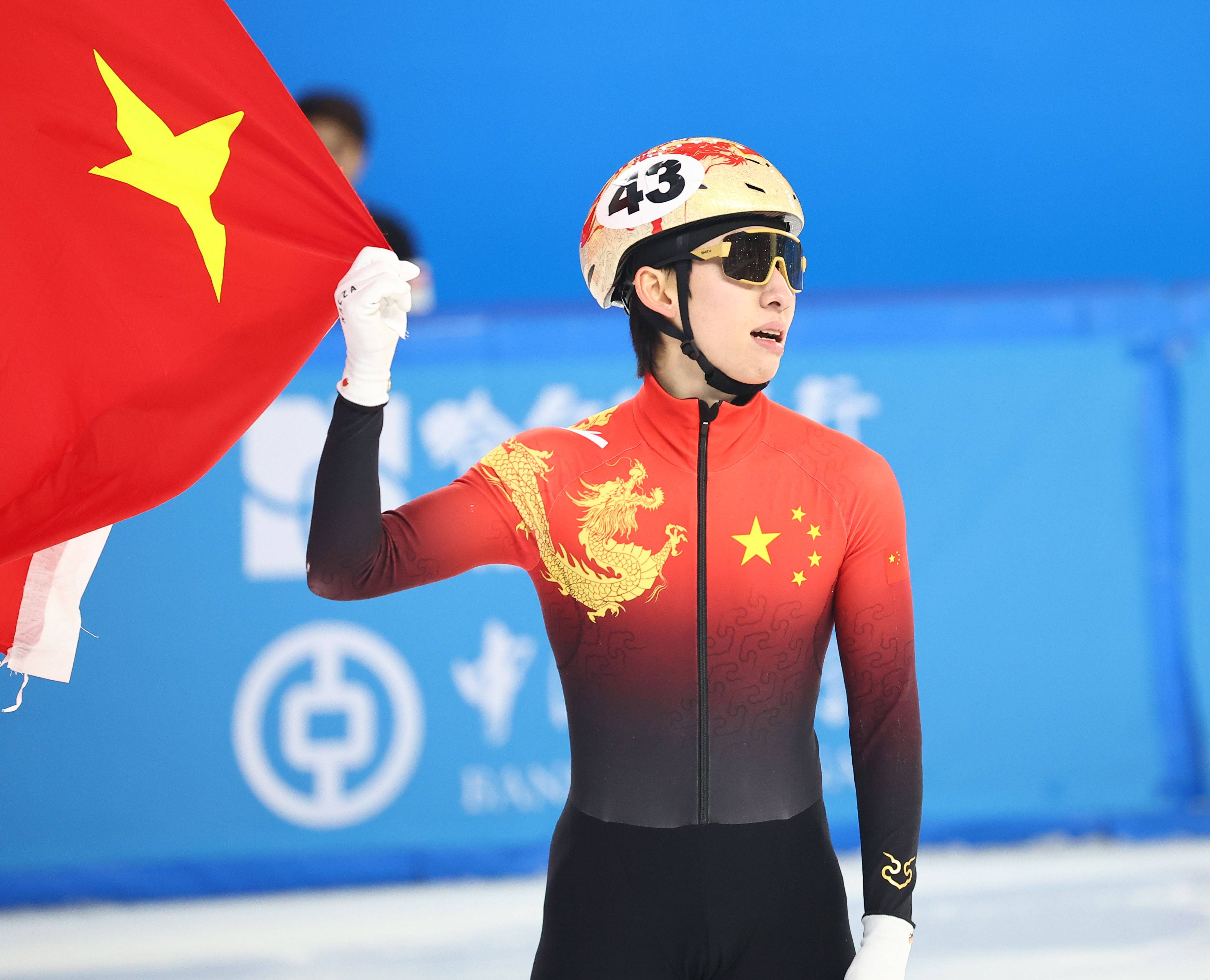 媒體人：中國冰雪歸化非常成功，但足球歸化花更多錢(qián)卻連水花都沒(méi)