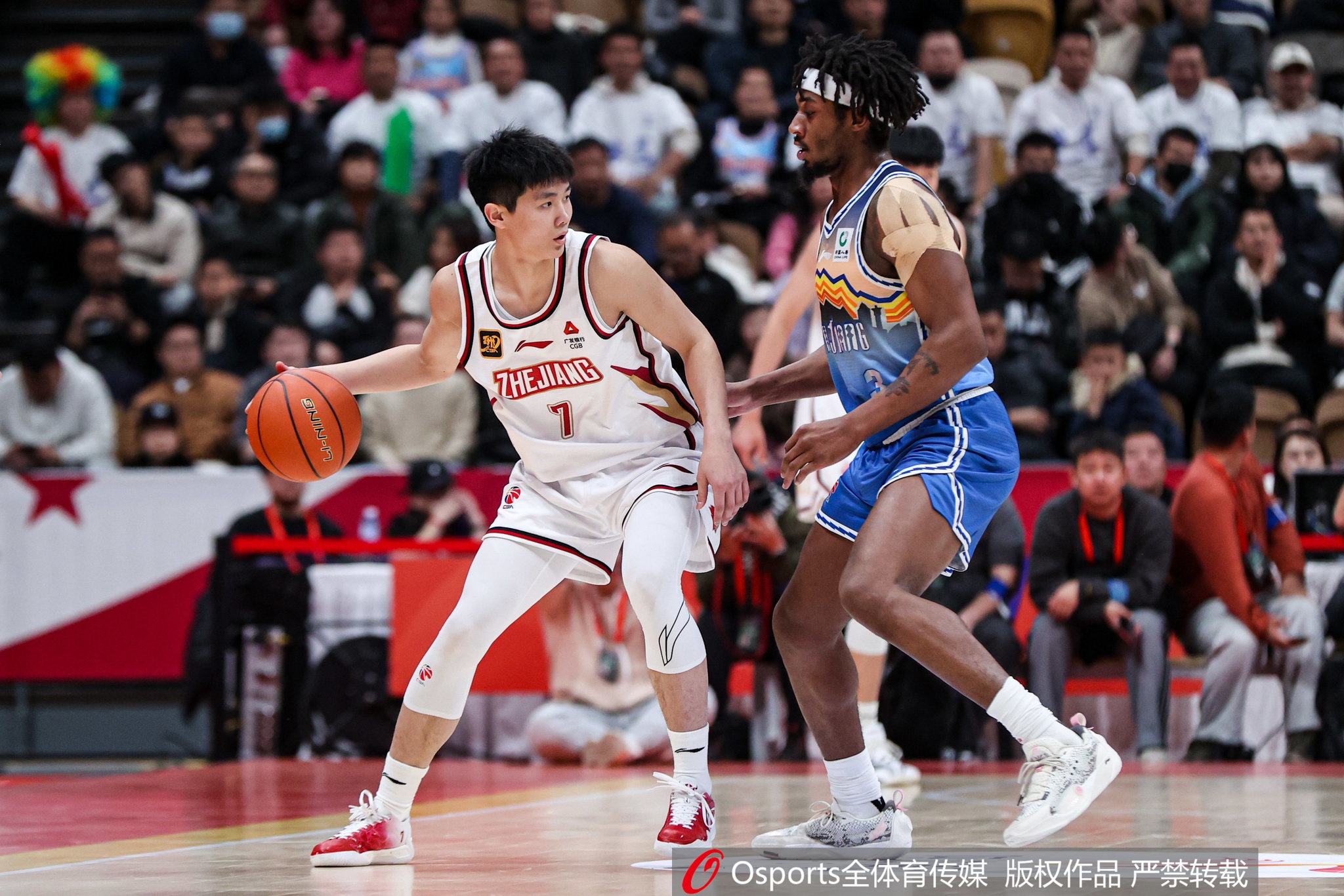 未來(lái)可期！17歲小將李?lèi)傊?中2拿5分1板1斷 單斷外援&壓哨三分