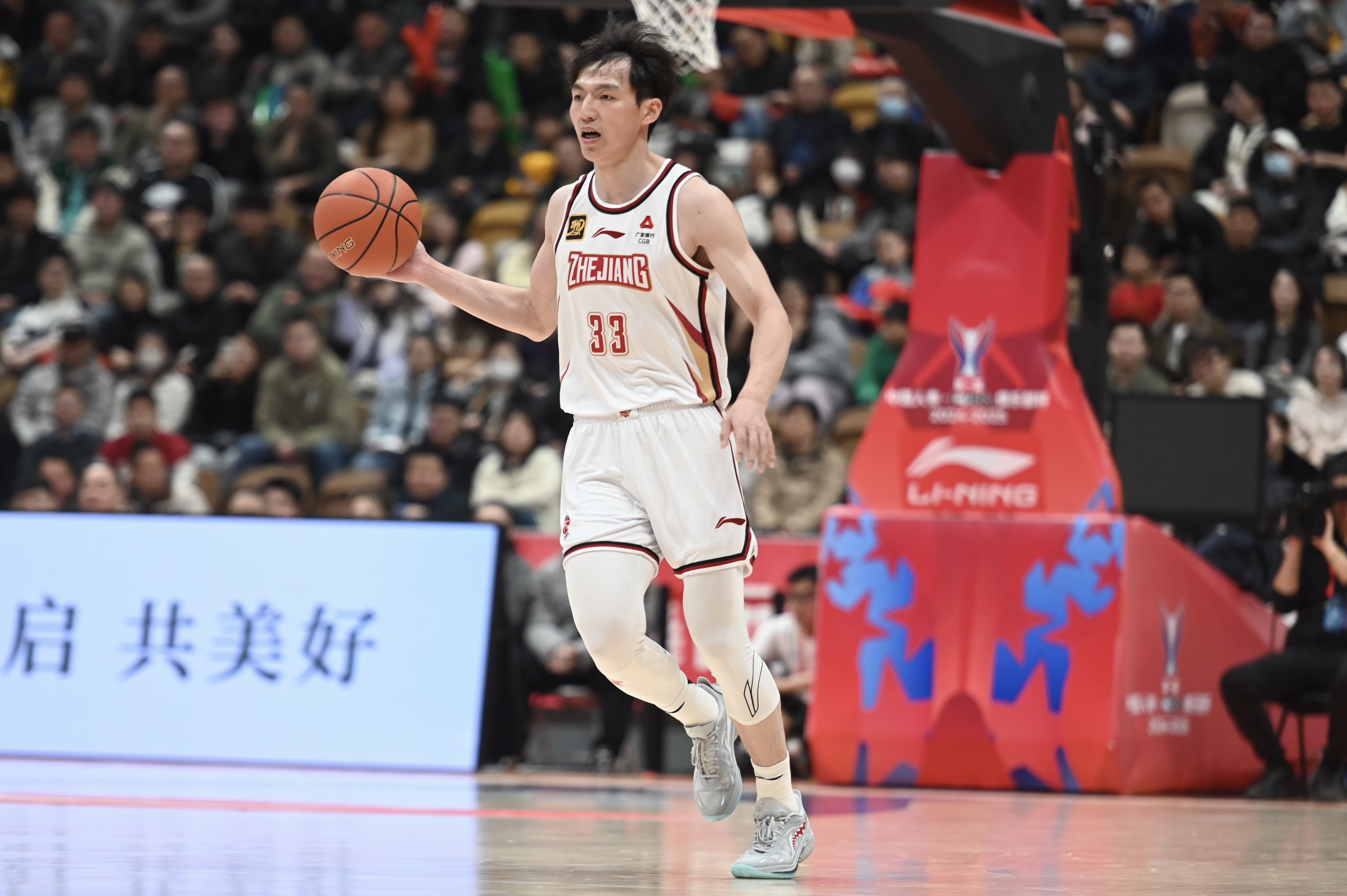  雙槍表現不錯！吳前和陸文博均9中5&三分合計15中7合砍30分